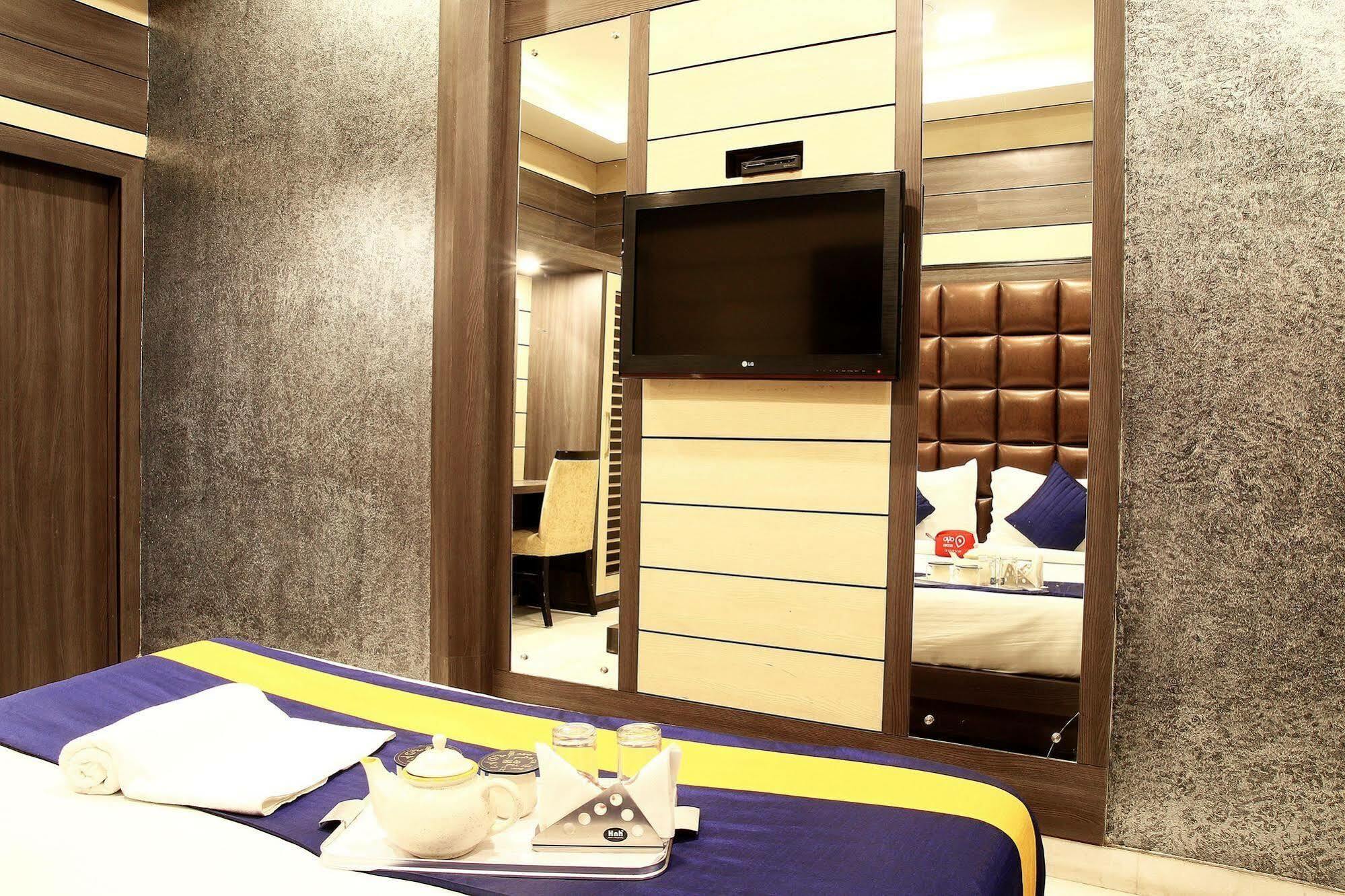 Hotel Esteem Calcutta Buitenkant foto